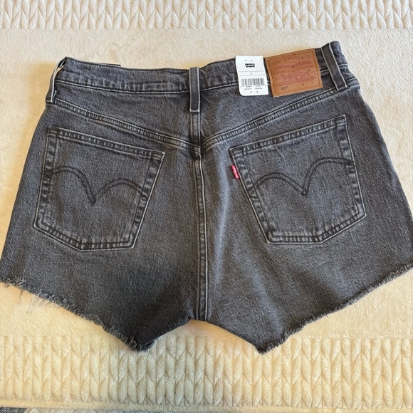 Levi's 501 Women's Dark Gray Button Fly Jean Shorts. Size 10/30 - Picture 4 of 6